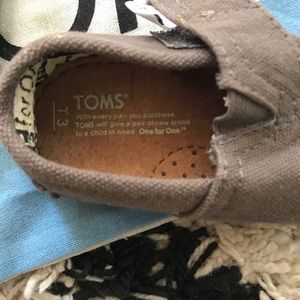 Toms Shoes - Tiny Toms Classic Shoe Toms Shoes - Tiny Toms Classic Shoe